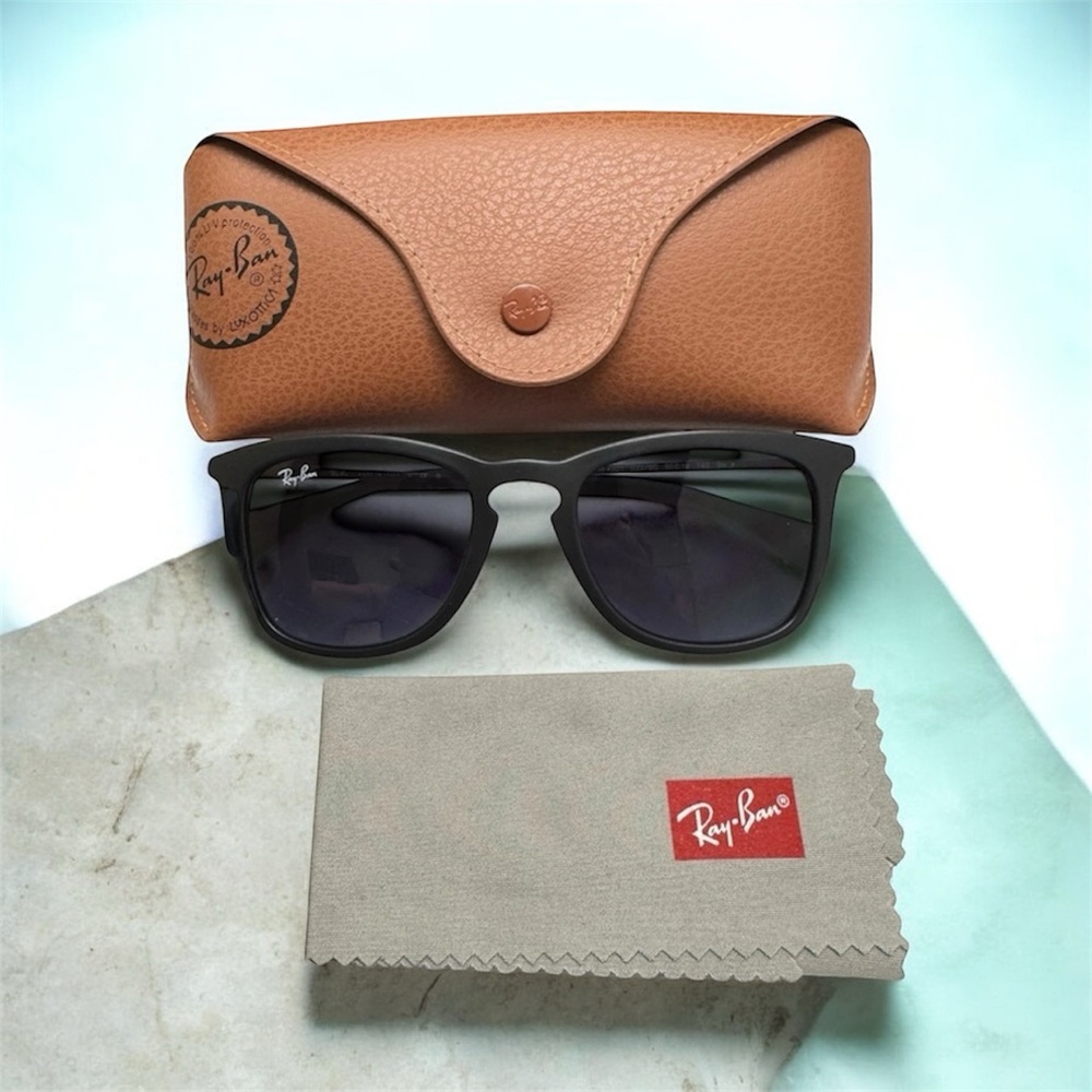 Ray-Ban Matte Black Sunglasses RB 4221 Rubber Unisex Gray Gradient Lenses w/case - Picture 2 of 10